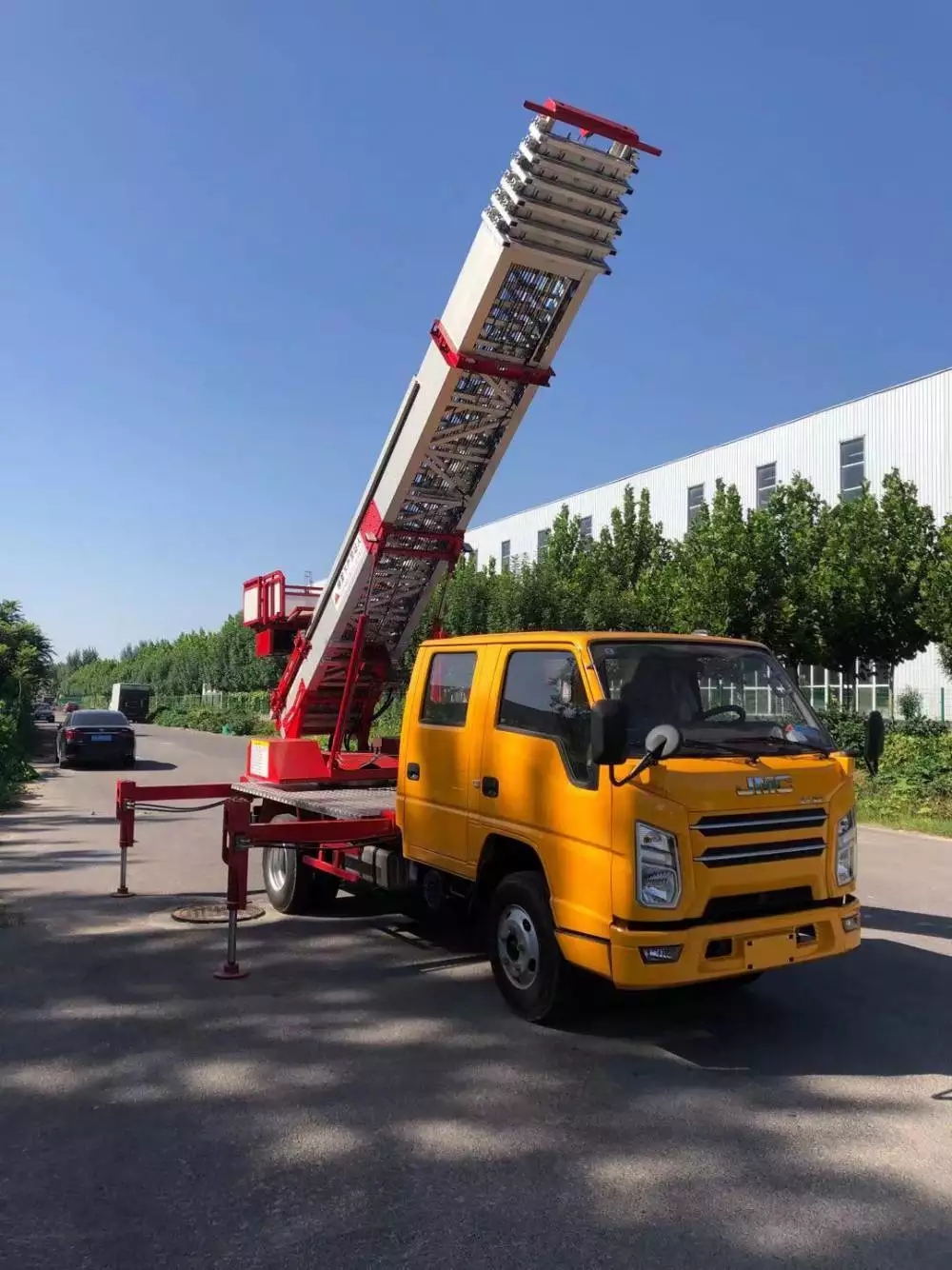 禹州附近的云梯车出租服务：轻松解决高空作业需求